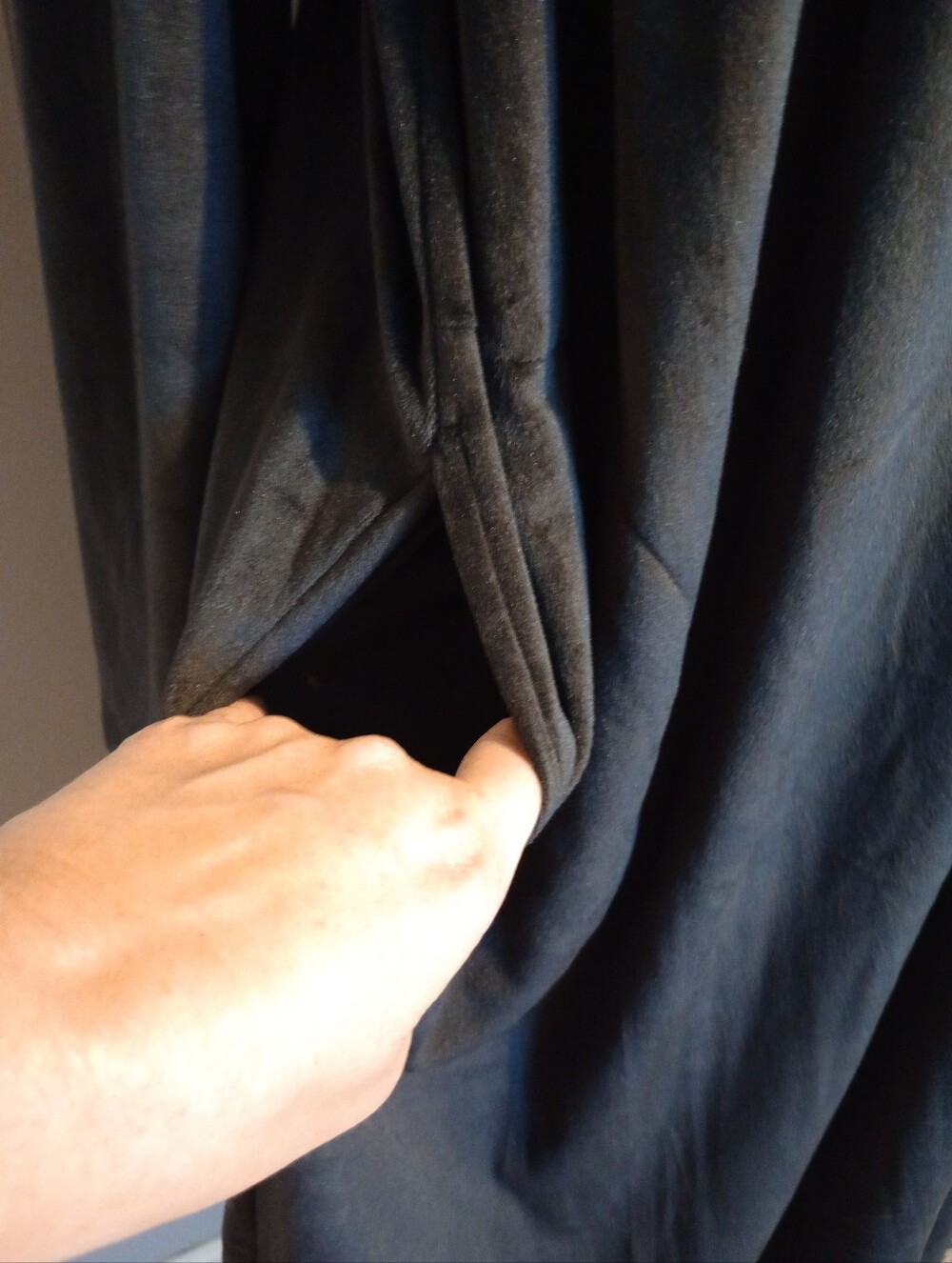 Aria Black Velvety Nightgown House Dress Granny Gown w/ Pockets Size XL Like New - Picture 4 of 9